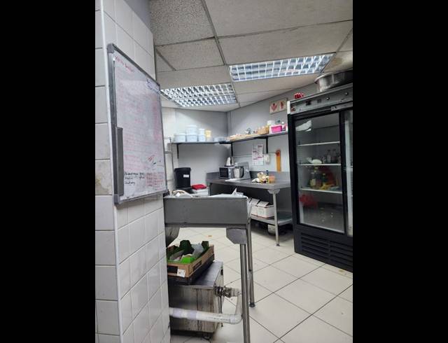 BUSINESS PROPERTY TO RENT IN WOODMEAD